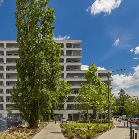 Comfortable With Balcony In Near Westfield By Renters * Varsóvia