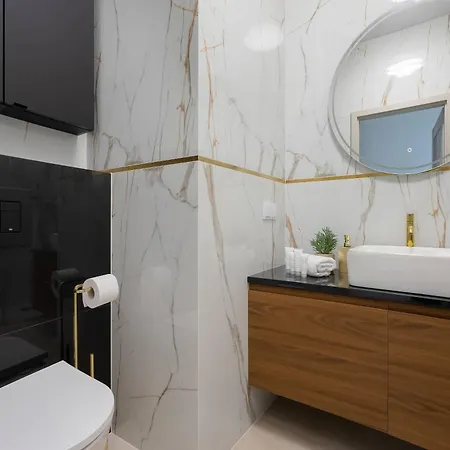 Comfortable With Balcony In Near Westfield By Renters Varsóvia